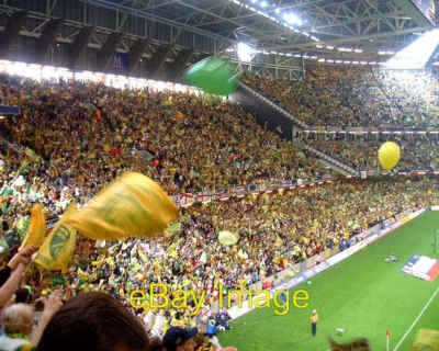 Foto 6x4 Millennium Stadium, Cardiff Cardiff\/Caerd Norwich City Fans um 2002