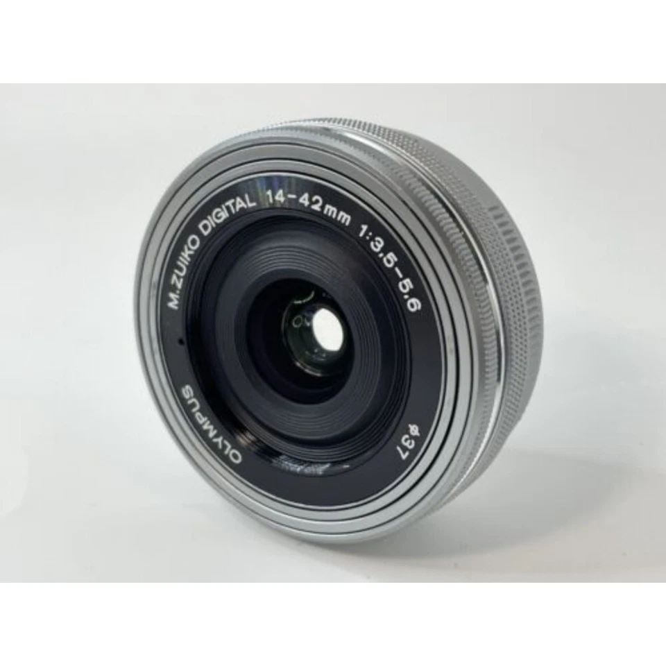 Olympus M.Zuiko Digital ED 14-42mm f/3.5-5.6 EZ Lens Silver Near Mint Auto Focus - Image 4 of 4