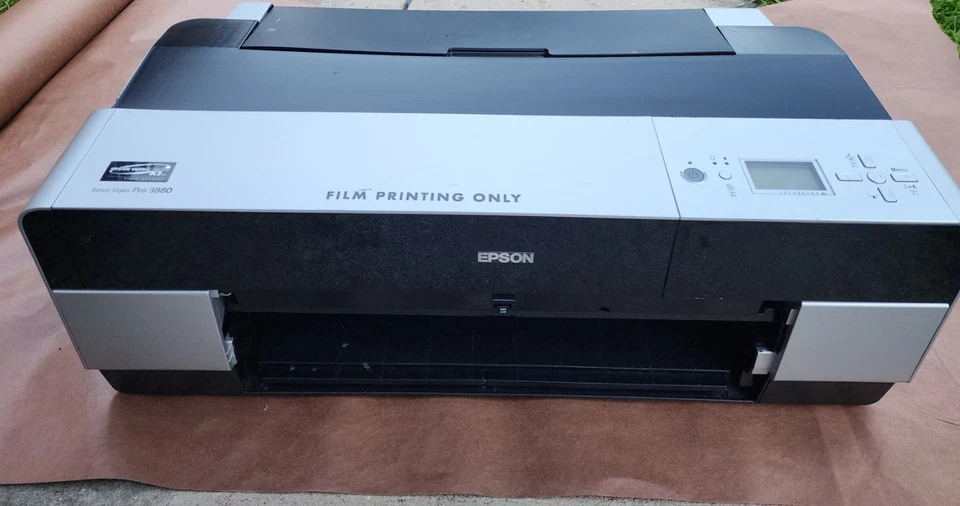 Epson Stylus Pro 3880 Ultra Chrome K3 Wide Format Color Printer  Need  INK - Image 3 of 4