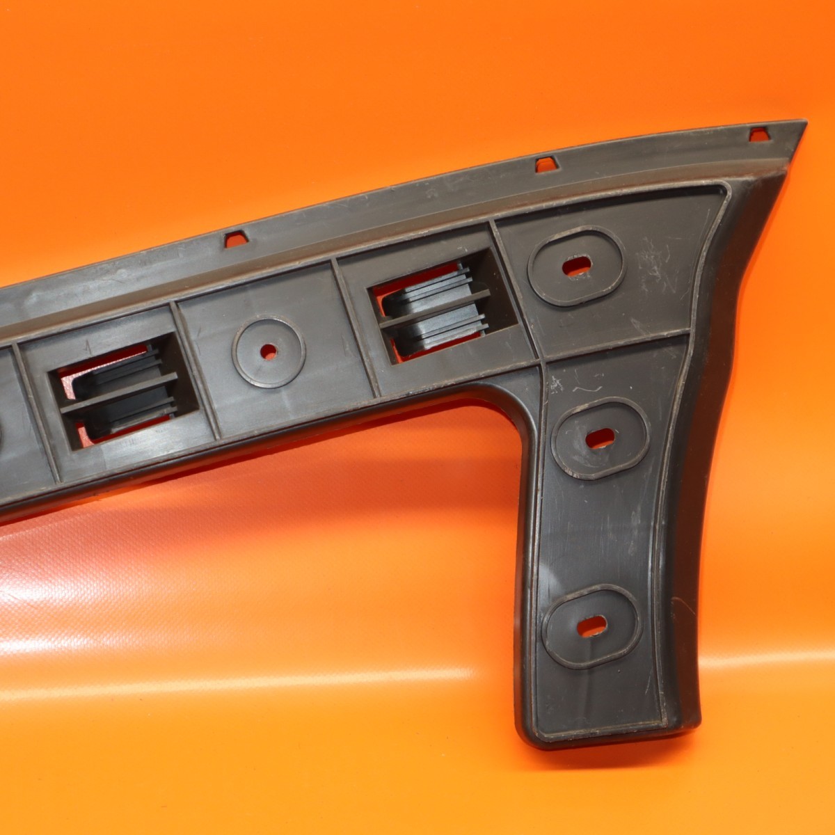 BENTLEY FLYING SPUR REAR BUMPER GUIDE LEFT DRIVER 2013 2014 2015 2016 3W5807375F