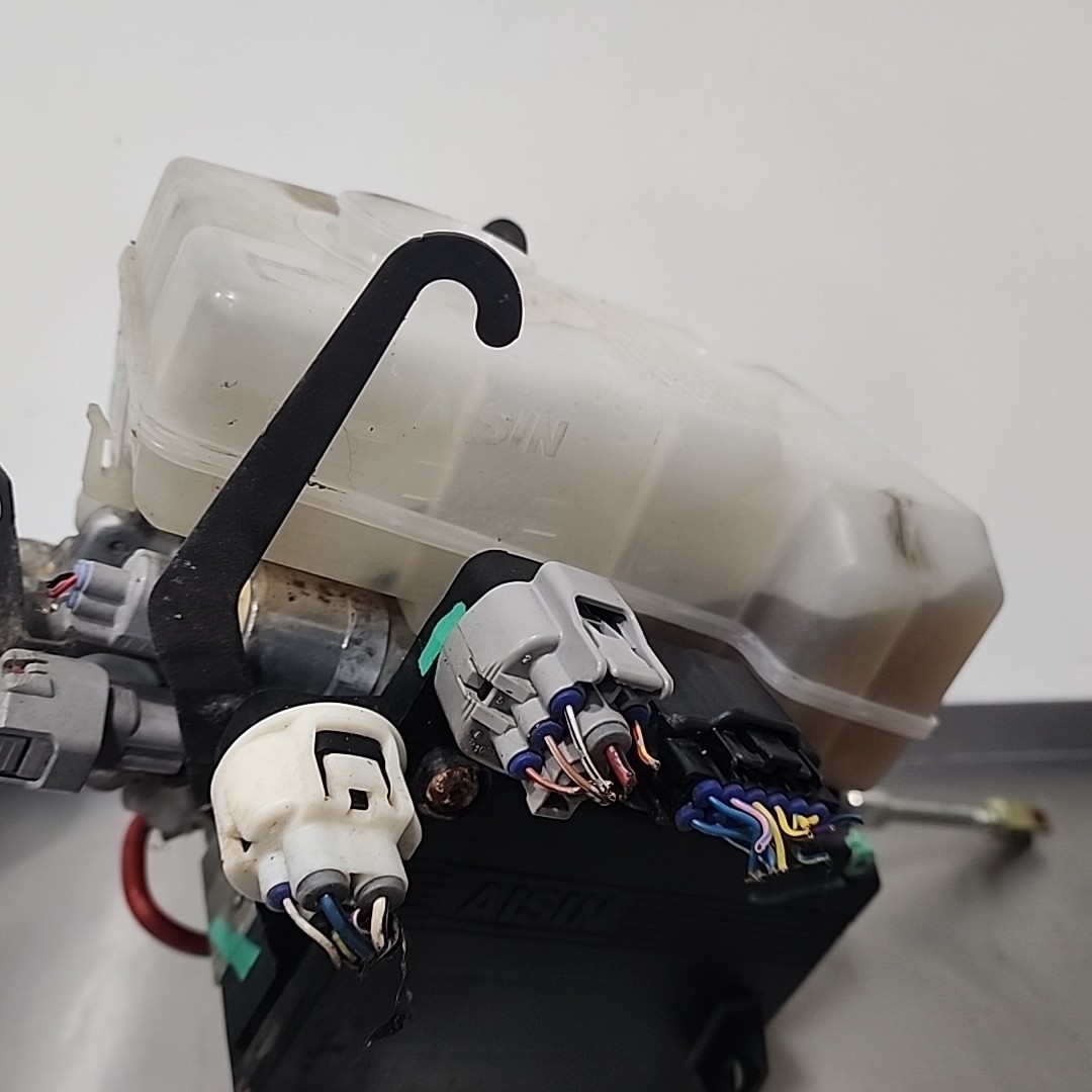  03 2004 Toyota 4Runner Lexus GX470 ABS Brake Booster Pump Assembly AISIN OEM 