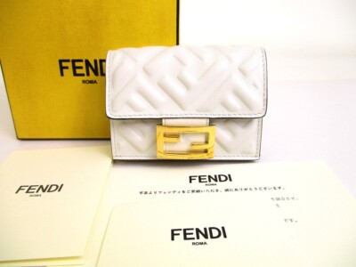 Auth FENDI White Leather Baguette Micro Trifold Wallet Compact