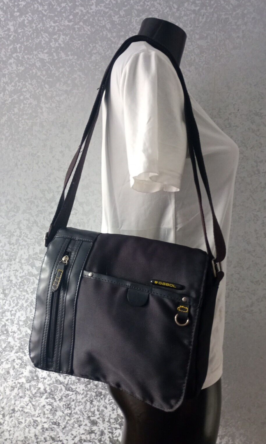 Bolso de Viaje Bandolera de Hombro GABOL Negro Nylon Multi Bolsillos Tamaño 23.5x22x6 cm