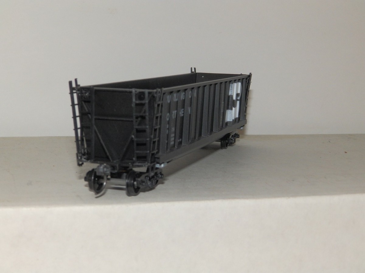 ROUNDHOUSE HO scale 1665 BURLINGTON NORTHERN BN #648579 BATHTUB