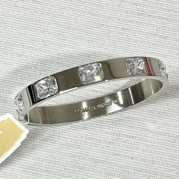Nuovo con etichette Bracciale MICHAEL Michael Kors tono argento con cerniera con pietre trasparenti