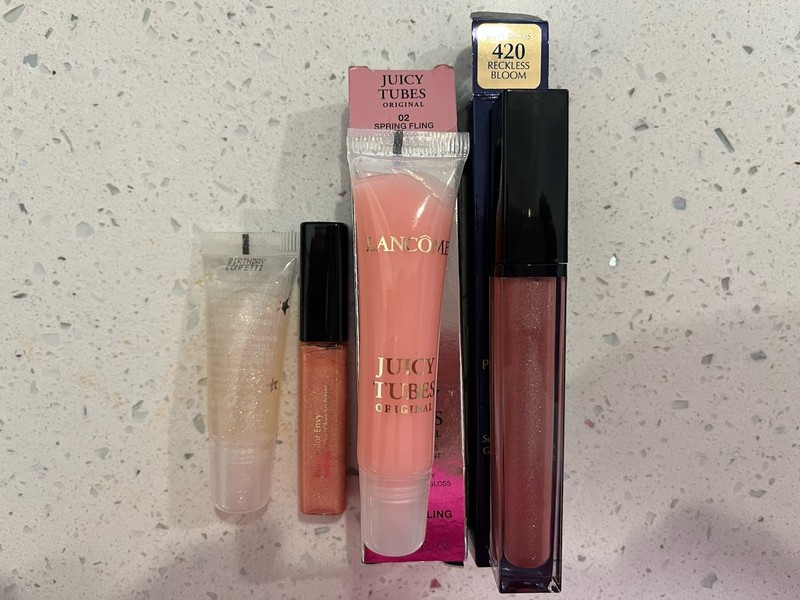 Lip Bundle 4 Pack. 2 Lancôme Juicy Tubes And 2 Estee Lauder. 2 Full Size 2 Mini