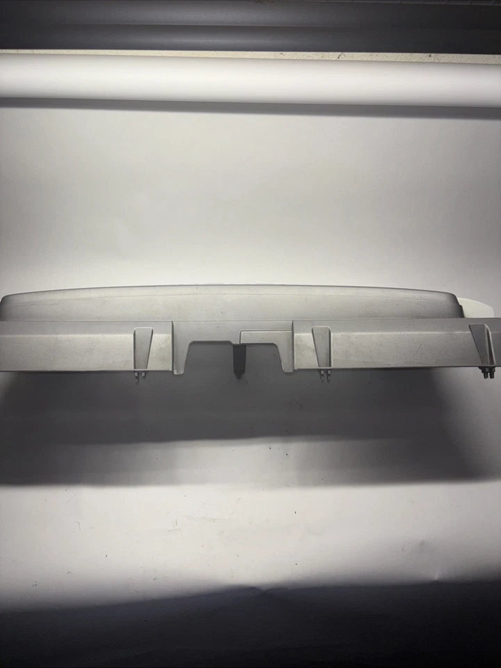 Conjunto de rejilla superior Isuzu Trooper 1998-2002 Foto 4 de 4