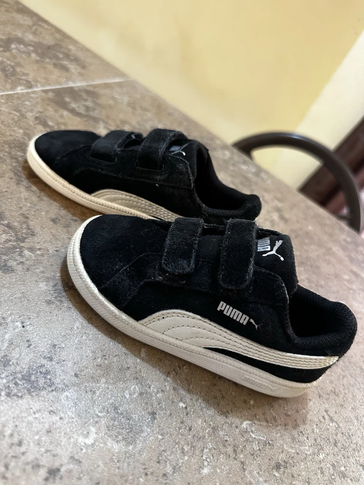 Zapatillas deportivas unisex Puma de gamuza para niños pequeños talla 7C Foto 3 de 4