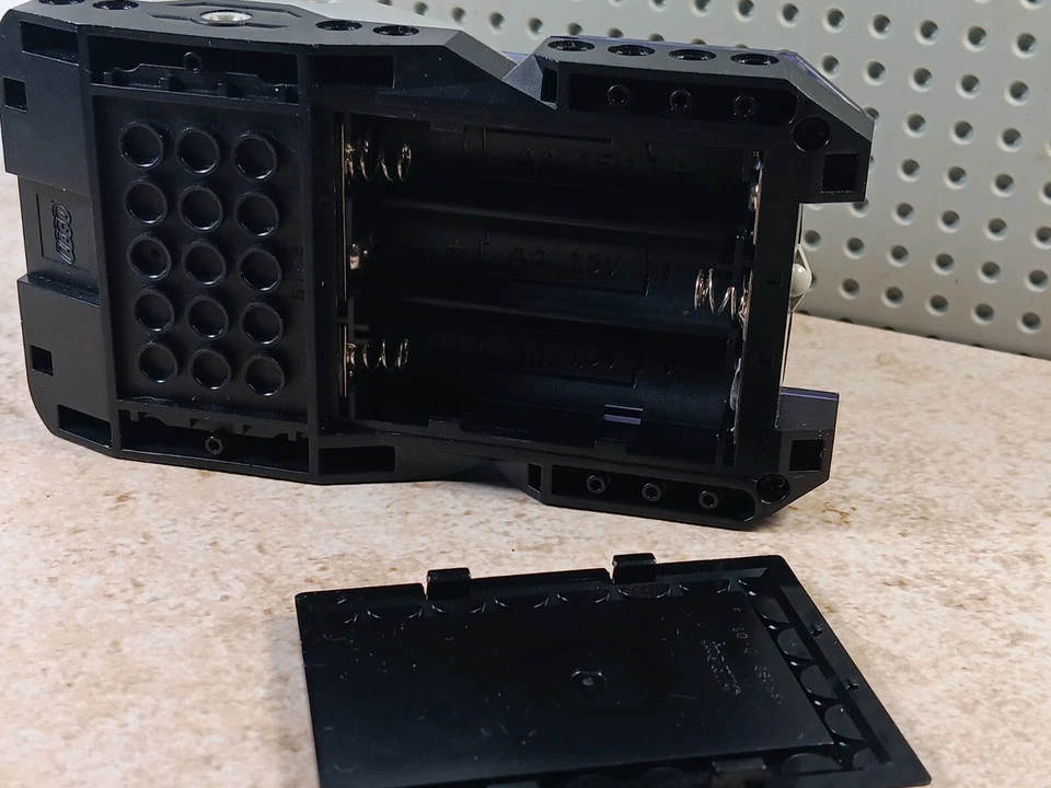 LEGO Shadowstrike S70 Spybotics 3808 Battery Cover Included Trans Purple - Image 3 of 3