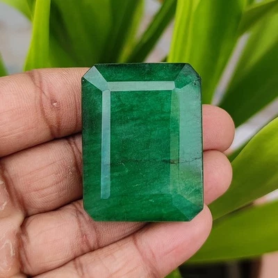 Natural 179 Ct With Certified Colombian Green Emerald Gemstone For Growth - Image 1 of 4