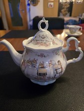 Royal Doulton Brambly Hedge, Jill Barklem Teekanne von 1985 Mäuseteetafel, 1Chip