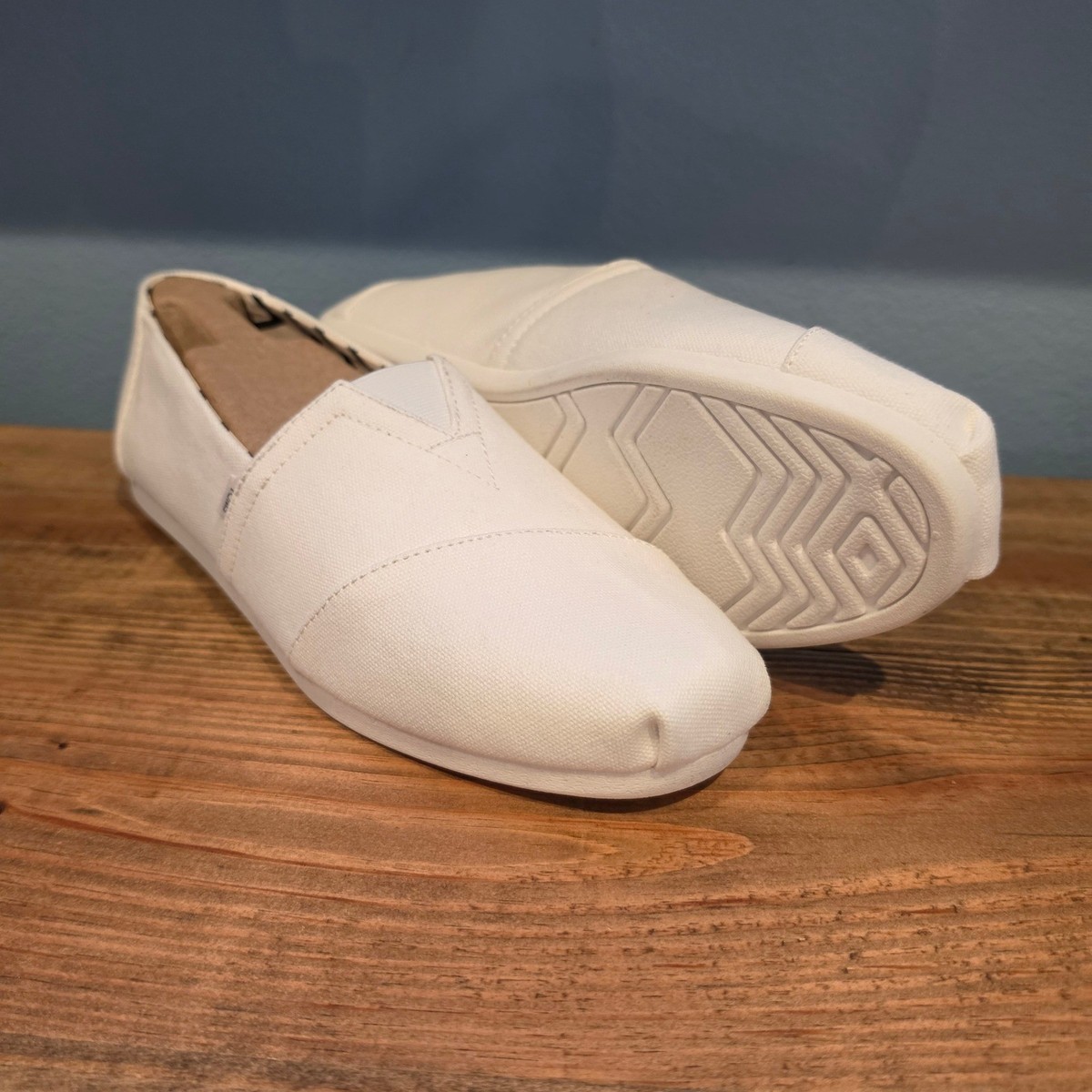 TOMS Classic White Slip-Ons Amazon.com | Toms Womens Alpargata Resident 2.0 White 7  main image 2