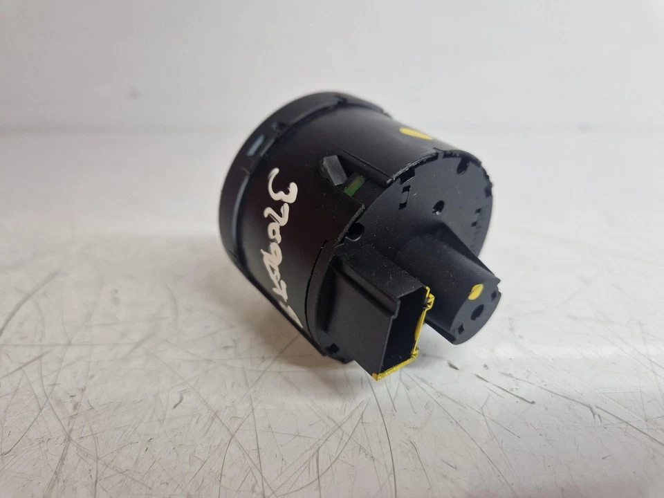 INTERRUPTOR FARO VOLKSWAGEN TIGUAN 2013 Foto 4 de 4