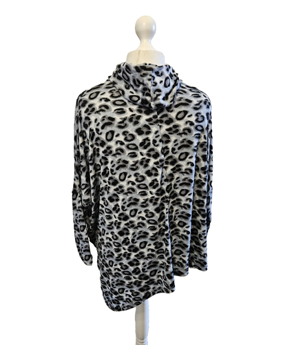 QED London one size up to size 16 grey leopard print tunic top asymmetric hem - Picture 3 of 7