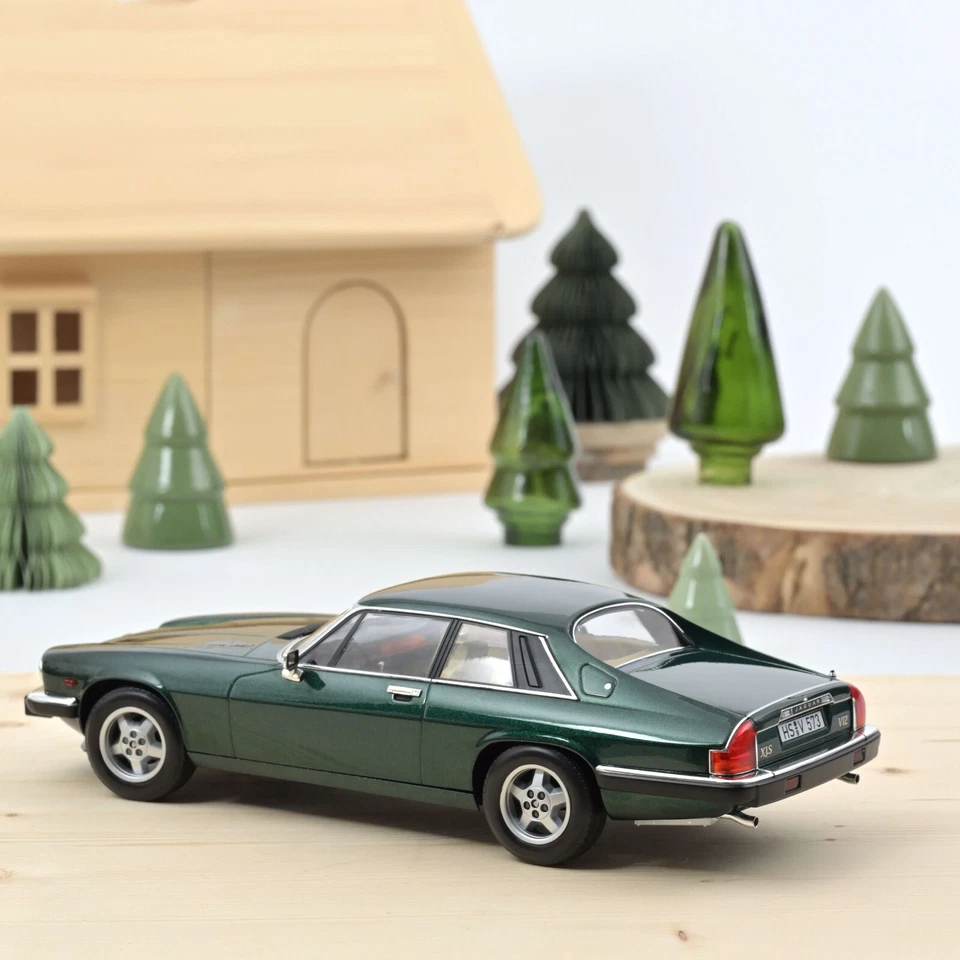 Norev Jaguar XJ-S 5.3 H.E. Coupé 1982 - Green metallic 1/18 182620 0123 27 - Photo 3/4