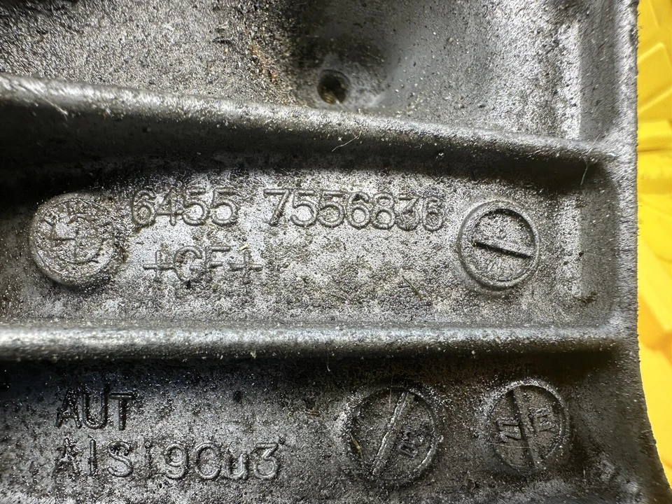 BMW 135I/335I 2007-2012 soporte de montaje de compresor de aire acondicionado OEM 6455 7556836 Foto 3 de 4