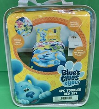 4pc Toddler Blue's Clue's  You Bed Set Features a Reversible Quilted Bedspread