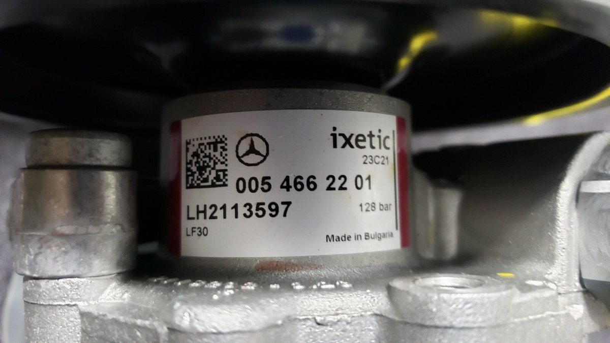 OEM/GENUINE MERCEDES-BENZ A0054662201 POWER STEERING PUMP 1 YEAR 
