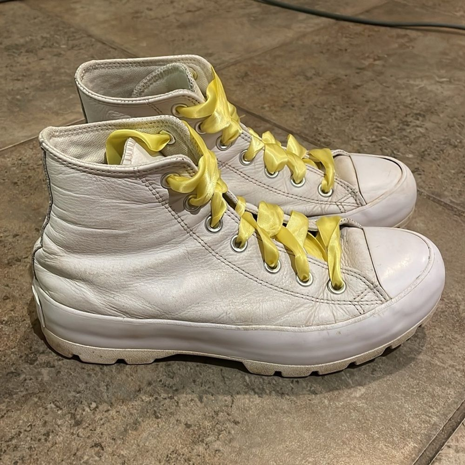 Converse White Chuck Taylor All Star Lugged Leather Sneaker Shoes Womens Size 8 thumbnail 10