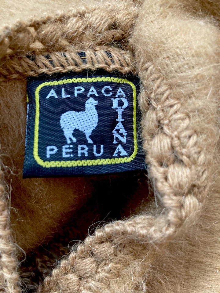 Capa/poncho vintage clásico de alpaca Perú Diana borde de dobladillo de ganchillo Foto 2 de 4