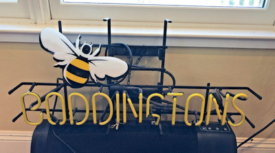 BODDINGTONS BEER Authentic NEON SIGN WITH BEE