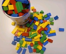 200 Children's Colorful Wooden Building Blocks 4 Primary Colors 9 Shapes Case