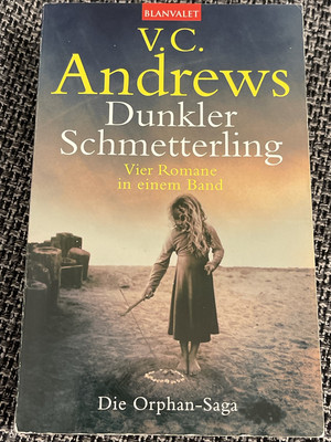 Virginia C. Andrews DUNKLER SCHMETTERLING die Orphan-Saga 1 - 4 vier Romane in 1