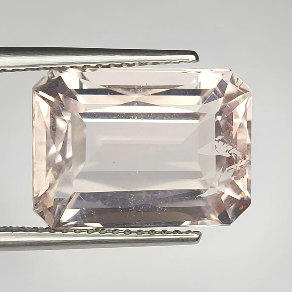 13.06Cts TOP LUSTER NATURAL VERY RARE PEACH PINK FLUORITE OCTAGON SHAPE - Image 2 of 4