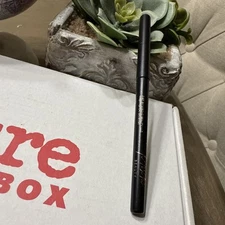 MISCHO BEAUTY LIP LINER•0.01 OZ ( MADAM) U1b