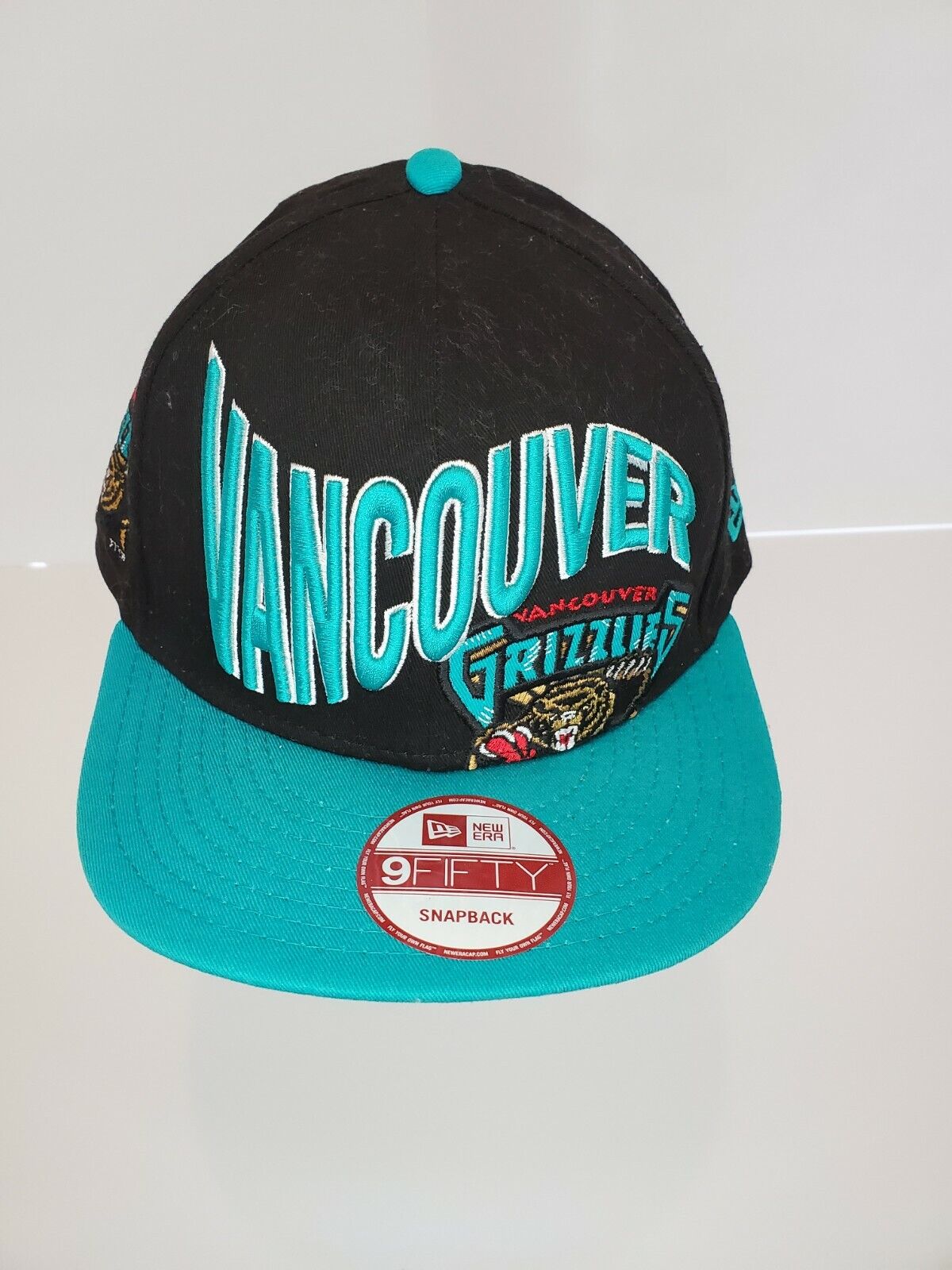 Mitchell & Ness Vancouver Grizzlies Snapback Hat - Teal/Black/Throwback  Logo - Basketball Cap for Men