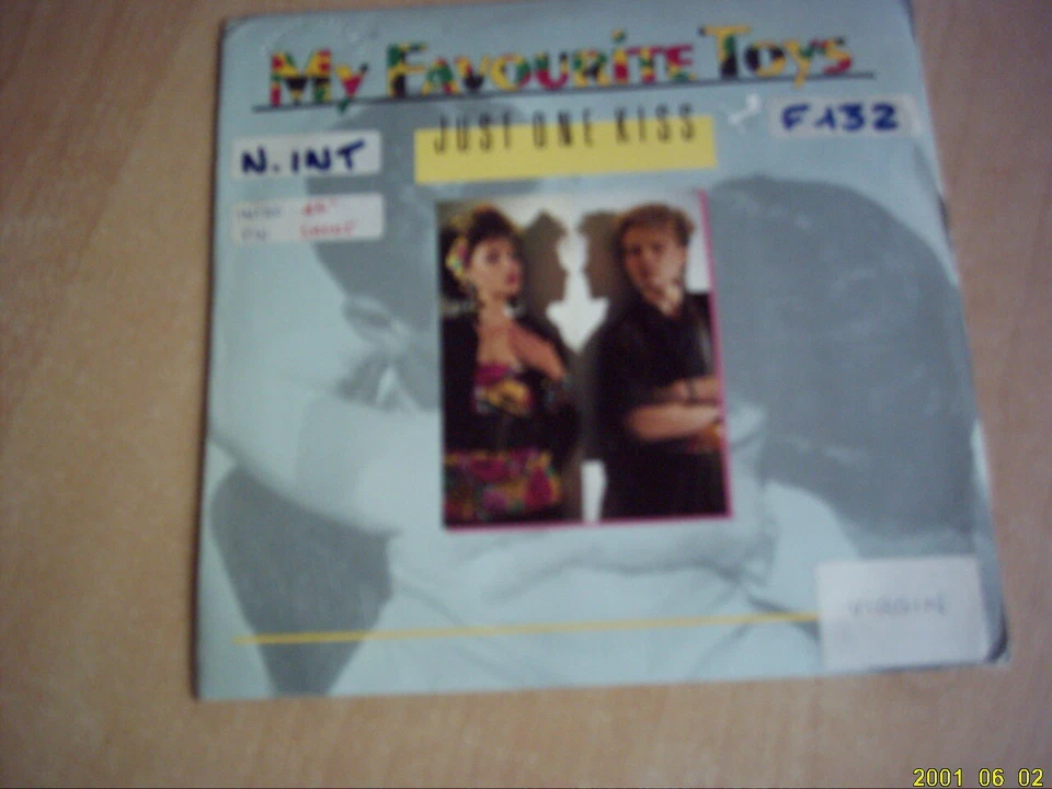 Vinyle 45 tours : My Favourite Toys : Just one Kiss. - Photo 1/1