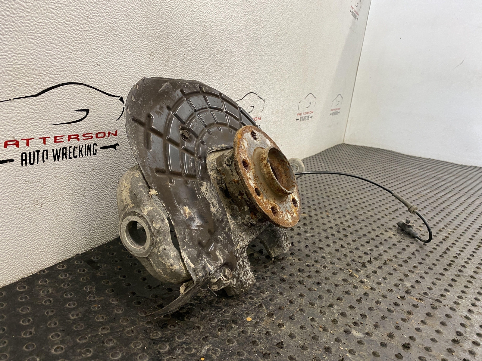 14-17 MASERATI GHIBLI AWD FRONT PASSENGER RIGHT KNEE KNUCKLE