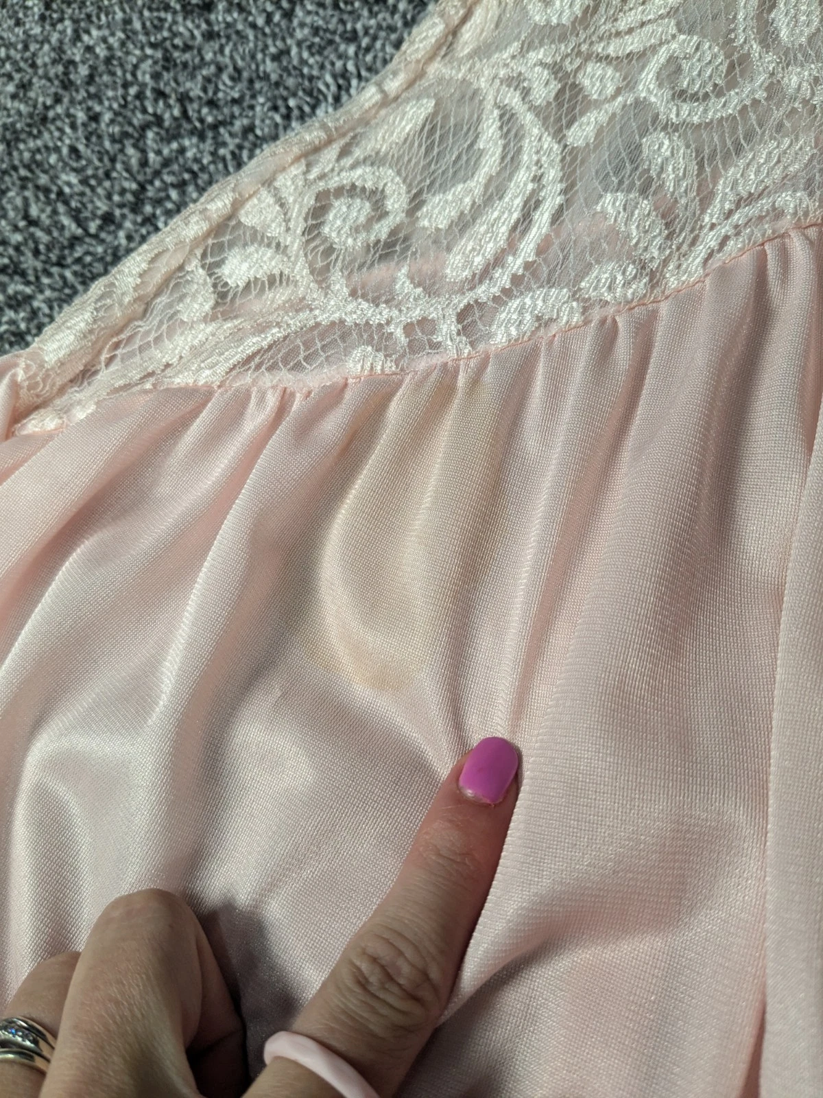 Vintage Undercover Wear S abito slip pizzo setoso asimmetrico rosa Fairycore USA