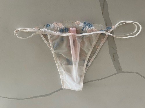 Victorias Secret DA Blue Floral Embroidery Brazilian Panty White Lace Medium NWT - Picture 4 of 4