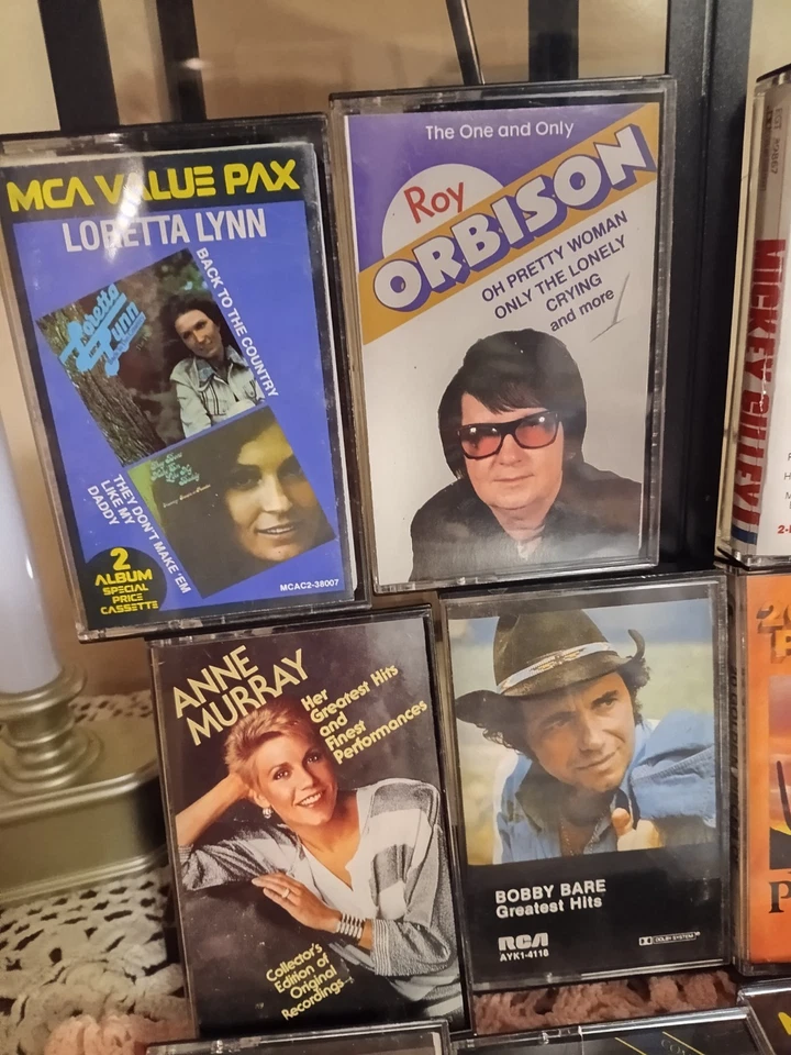 Country Music Cassettes Lot #2: Loretta Lynn, Freddy Fender, Ronnie Milsap, Patt - Image 4 of 4