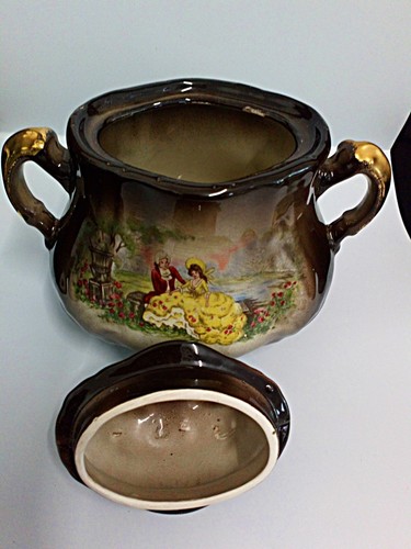 Vintage Double Handled Sugar Bowl with Lid Courting Couple Motif - Picture 4 of 6