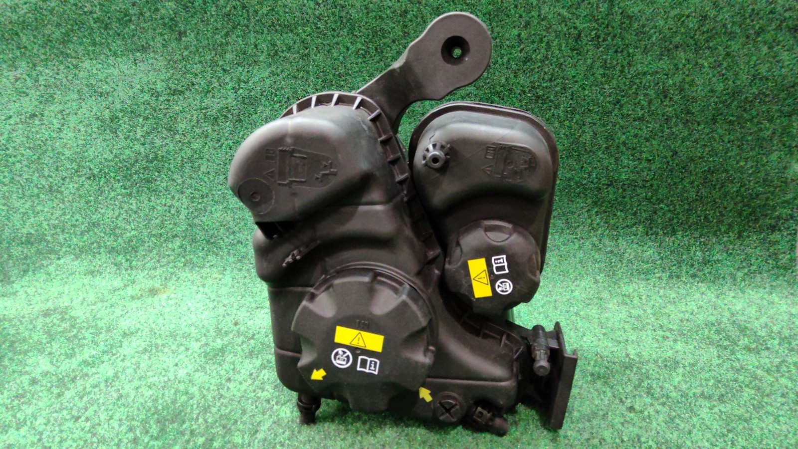 2017-2021 BMW 330i Reservoir Tank OEM 17138677649 17138617045