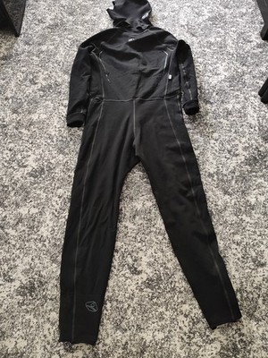 Lavacore mens wet suit 2mm with hood size Large ,front zip excellent condition.