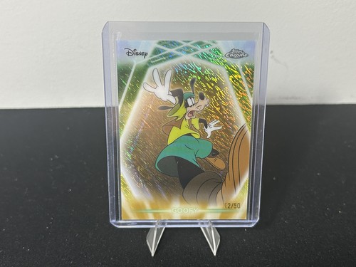 2026 TOPPS DISNEY NEON #CNE-102 Goofy Chrome Neon Etch Gold Shimmer /50