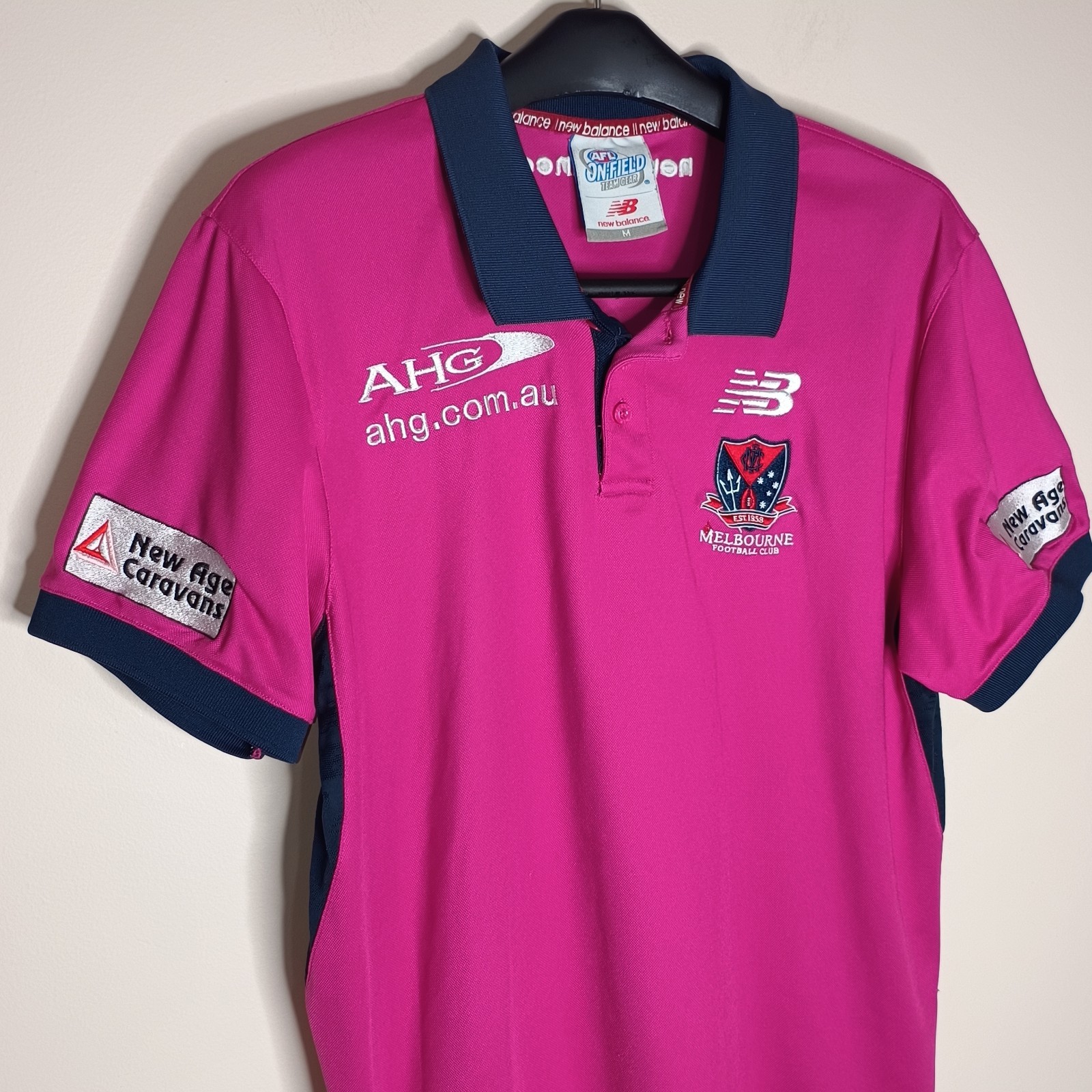 New Balance Melbourne Demons BCNA Pink Media Polo Shirt Men's Medium AFL Cancer thumbnail 4