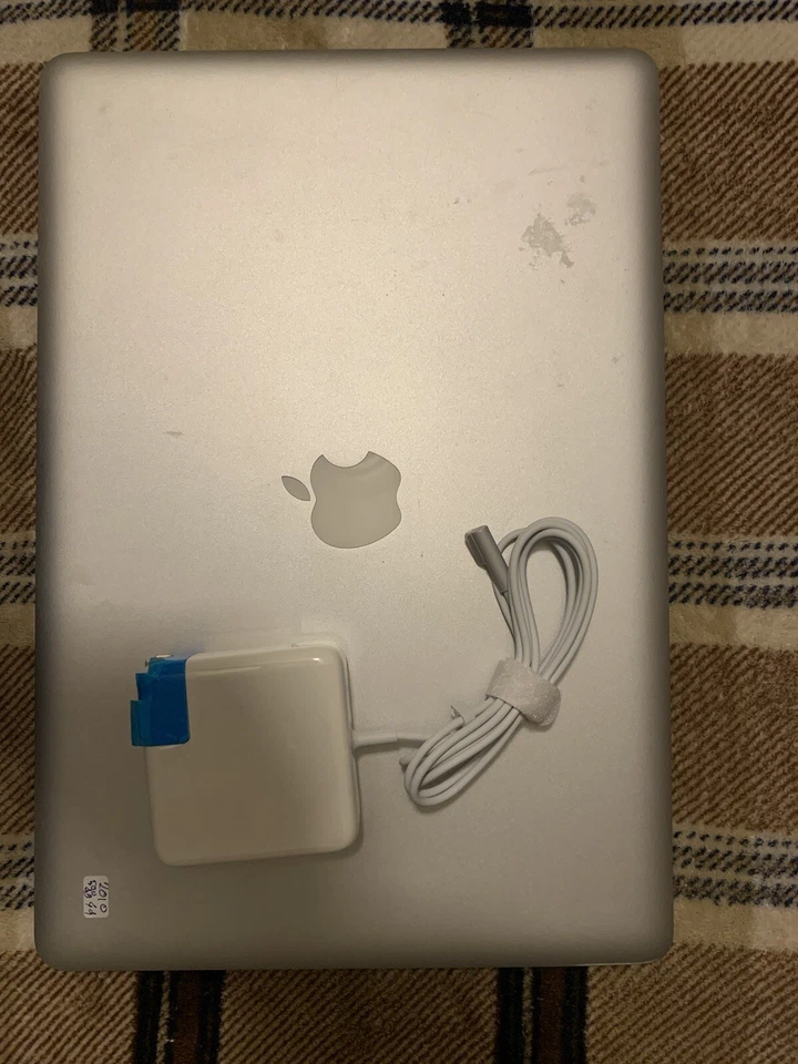 Apple MacBook Pro A1286  15.4" Laptop - MC372LL/A (April, 2010) - Image 4 of 4