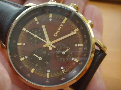 MID SIZE DKNY GOLD PLATED CHRONOGRAPH WATCH NY-4330 NEW STRAP NEW