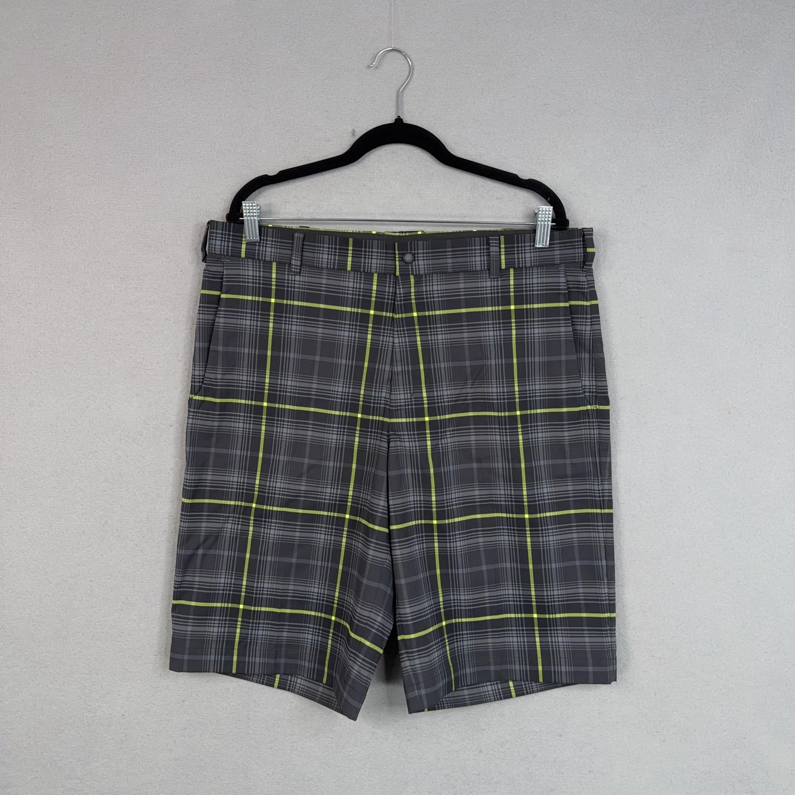 Nike Golf Shorts Mens 36 Gray Plaid Dri-FIT Performance Stretch Golf Chino