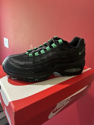 Nike Air Max 95 Men s Low Top Lace-Up Athletic Sneakers Black Green New w/ Box