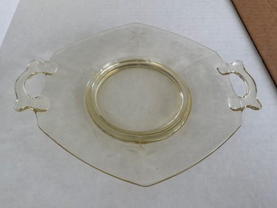 Imperial Glass Molly Pale Yellow Handled 9  Dish Plate