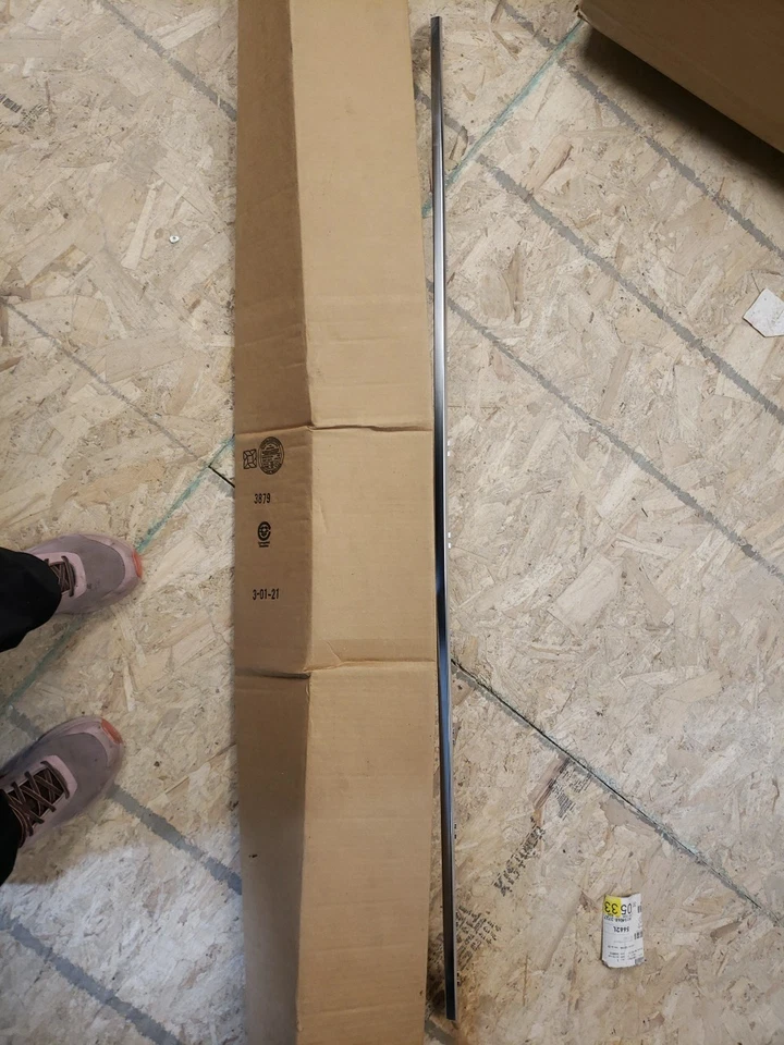 Parachoques trasero GM 20982426 2013-17 GMC Acadia moldeado fascia plateado V nuevo Foto 3 de 4