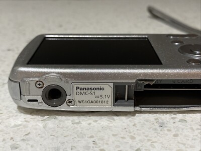 Panasonic LUMIX DMC-S1 12.1MP Digital Camera (Silver) -PARTS ONLY