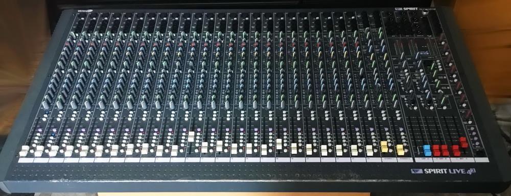 Soundcraft Spirit Live 4.2 Analog 16 Channel Mixer Soundcraft Spirit Live 4.2 Analog 16 Channel Mixer