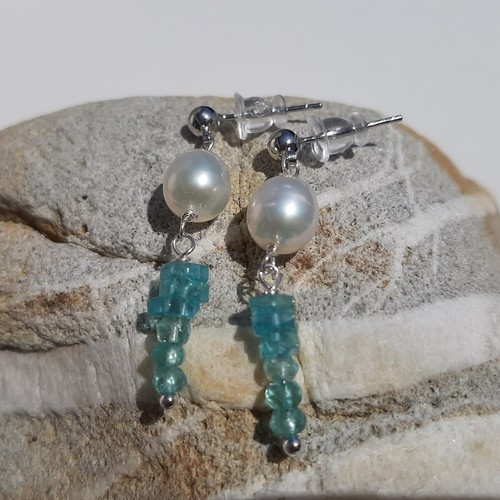 Boucles D'oreilles Dormeuses En Perles De Culture Et Apatite - Plaqué Or - Marque Rose-Mimosa - Neuf Avec étiquettes