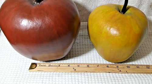 Set of 2 Hand Painted Apple Gourds Red Yellow dated 2016 4" & 6" Folk Art - Picture 4 of 6